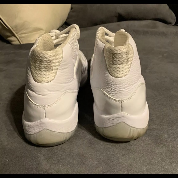 🔥🔥AIR JORDAN11 RETRO WHITE METALLICSlvr sz13 ANN